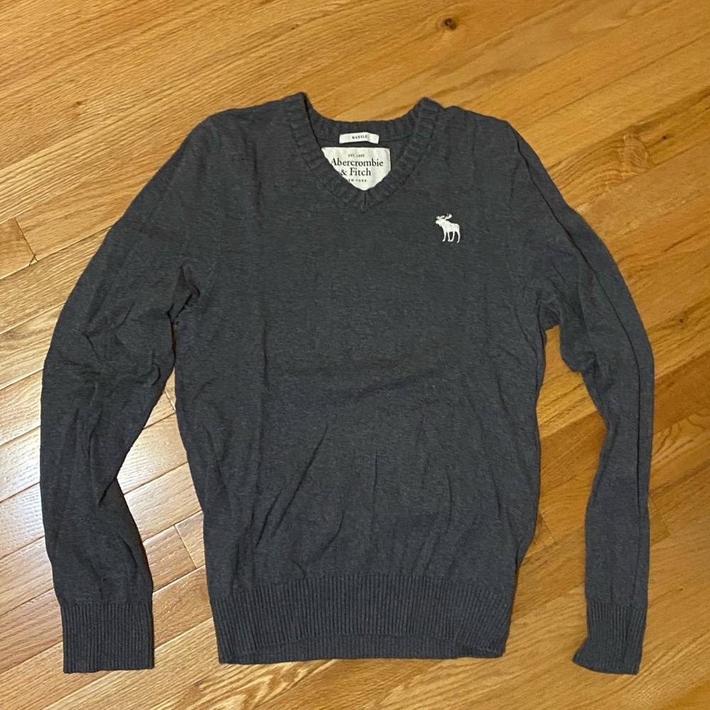 Abercrombie sweater size M in dark gray.